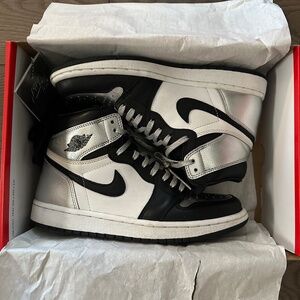 Air Jordan 1 Retro High Silver Toe